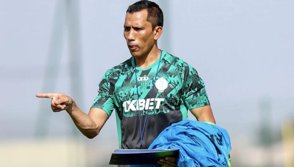 فادلو دايفيدس,  Fadlu Davids