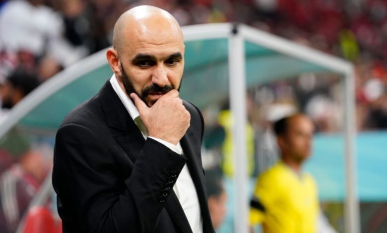 وليد الركراكي يتلقى خبر مزعج قبل التوقف الدولي