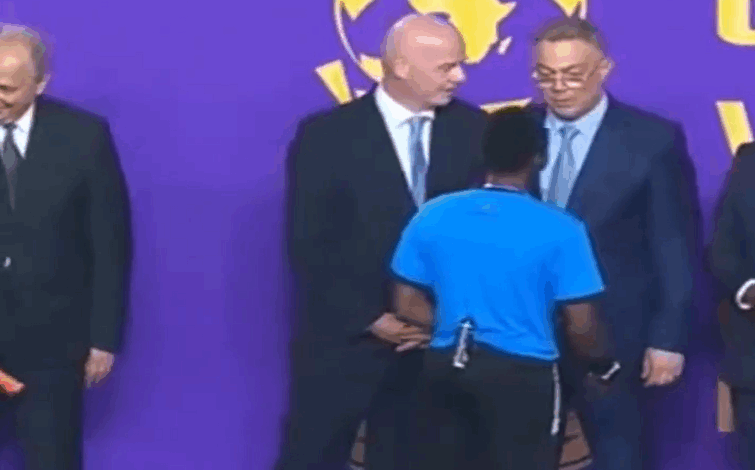 بالفيديو فوزي لقجع يوبخ حكمة مباراة نهائي كأس أفريقيا للسيدات