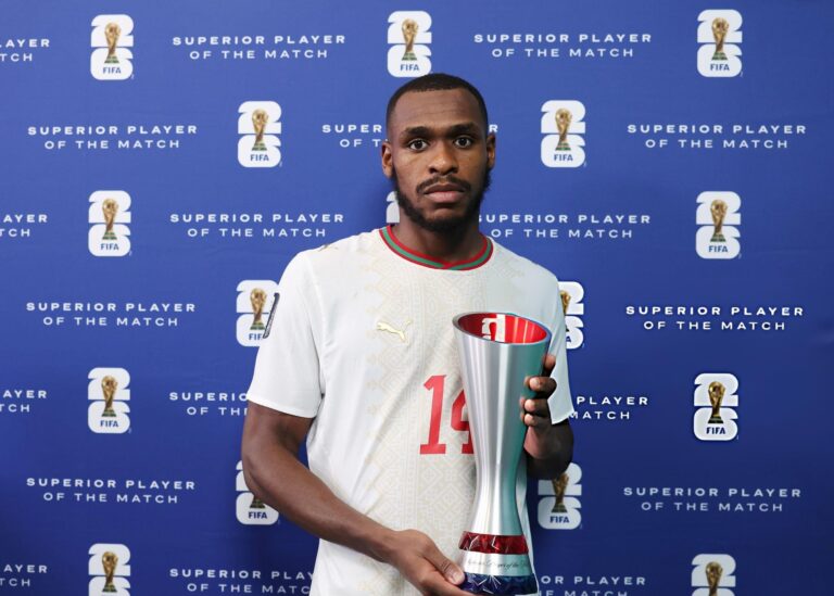 رجل مباراة المغرب وهولندا في ثمن نهائي كأس العالم 