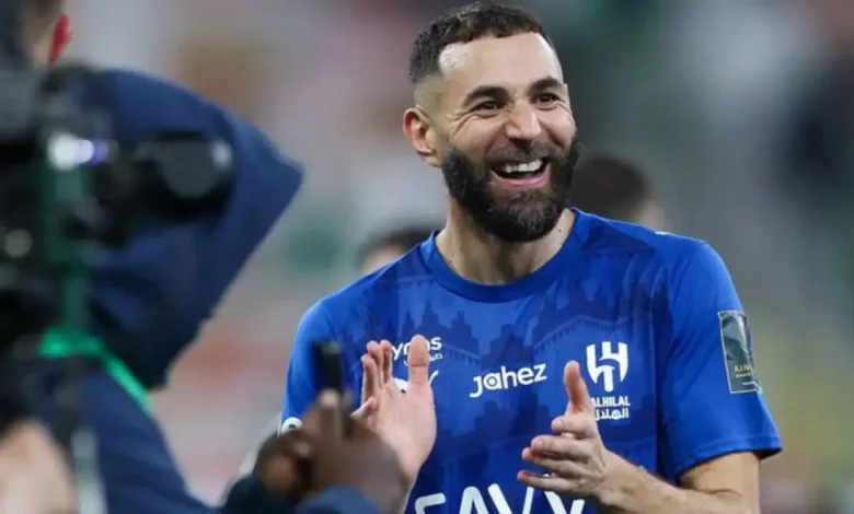 كريم بنزيما يضع حدّاً للشائعات ويؤكد استمراره مع الهلال